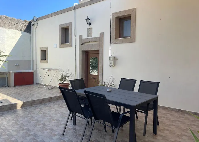 펜션 Kamara - Traditional Stone House